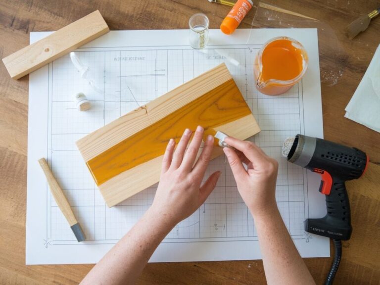 Elegancki stół z drewna orzechowego i żywicy